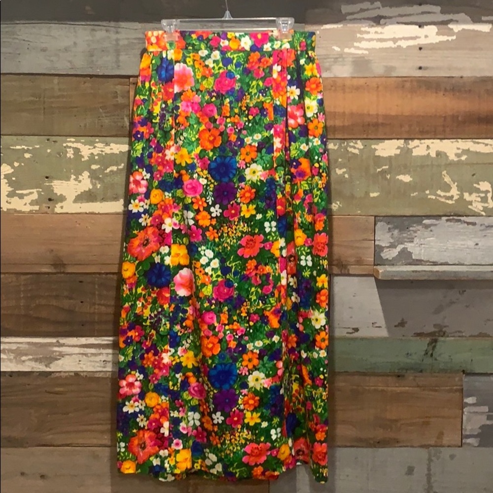 That 70’s vibe “Totally Vintage Maxi Skirt” - Picture 8 of 10